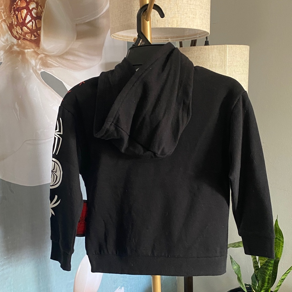 Spider-Man Black and Red Hoodie size 4/5 - Picture 3 of 4